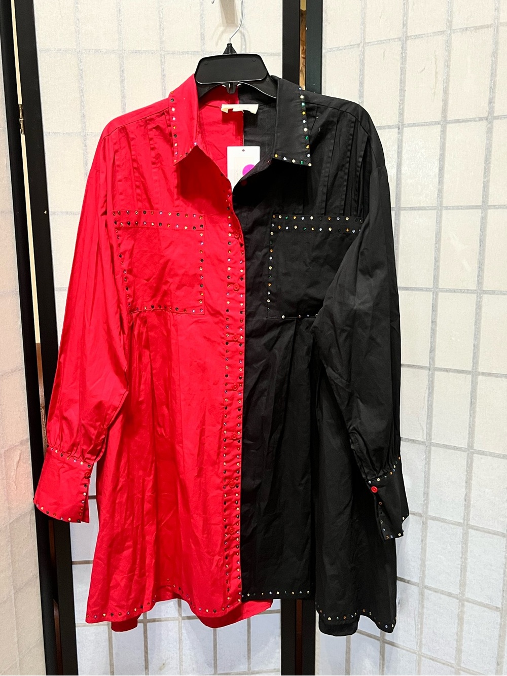 PEACH LOVE CALIFORNIA Two-Tone Red and Black Rhystone trimShirt / dress SIZE L